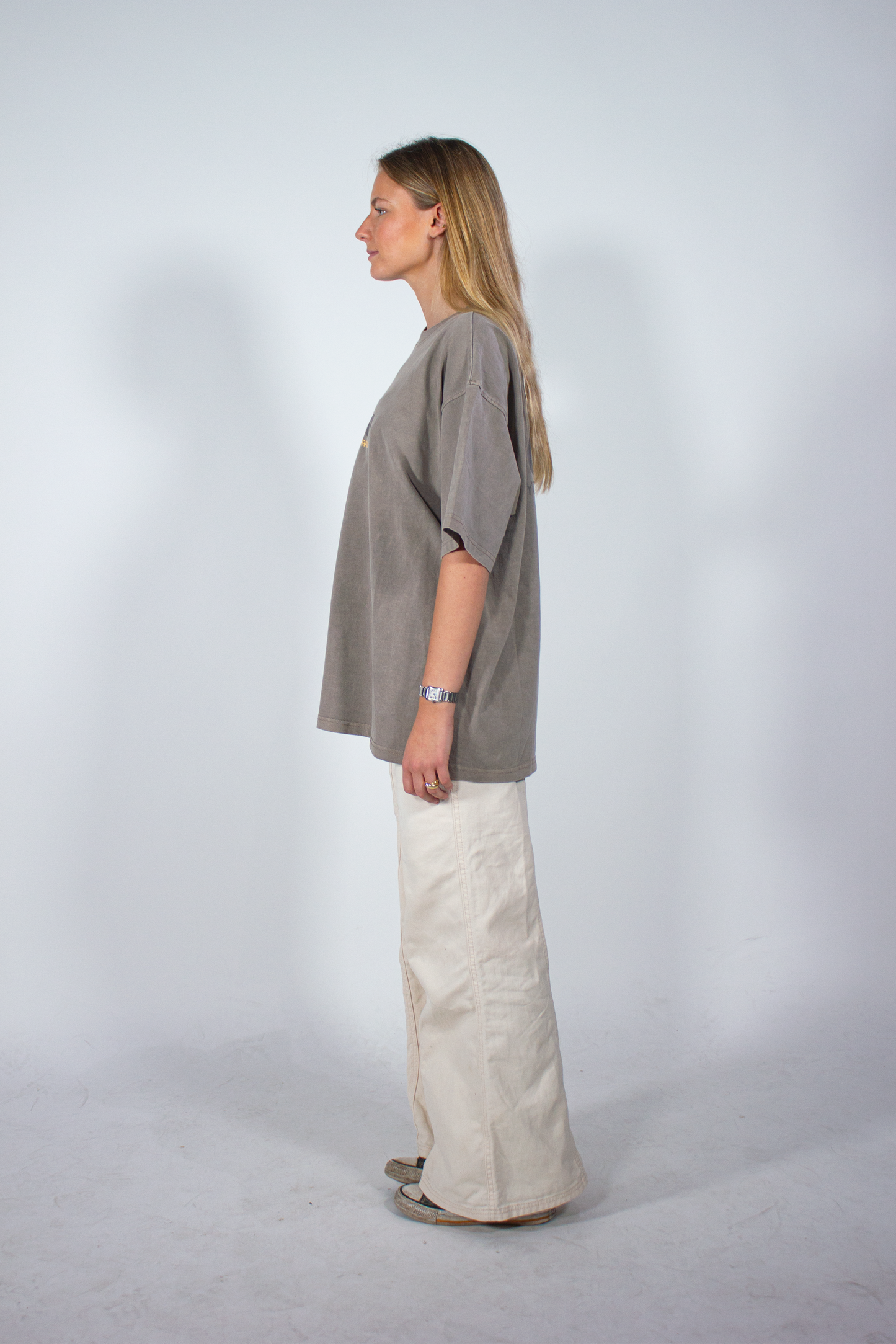 YOUTH REVOLUTION X SCOOP BRAND STONE GREY OVERSIZED TEE